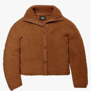 UGG FLUFFY SWEATER NWT SZ. L